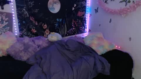 april_l6 online show from July 16, 12:58 am