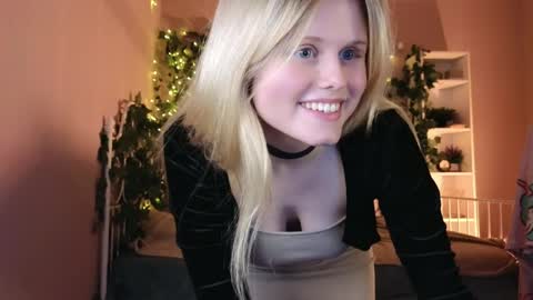 Hazy online show from April 6, 9:16 pm
