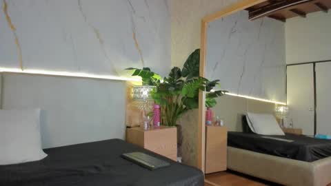 aprilgrey111 online show from December 16, 8:04 pm