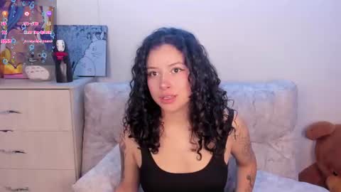 aqua emilly online show from August 8, 10:20 pm