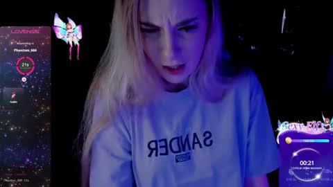 Snapshot of aqualen chatting on March 10, 1:54 pm aqualen online show from March 10, 1:54 pm