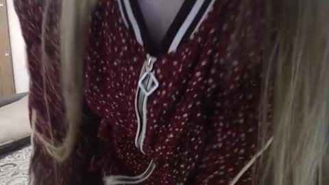 Josefin online show from November 3, 9:32 am