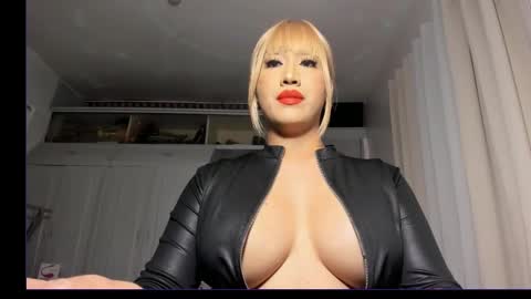 Alicia online show from October 24, 9:15 pm