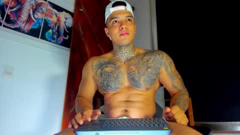 AquilesElpapi online show from November 19, 2:11 am