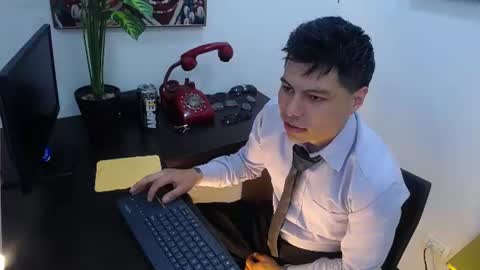 aquilestaylor online show from July 8, 12:52 pm