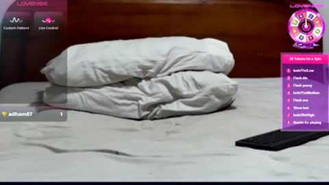 Arab Catwoman online show from July 8, 7:34 am