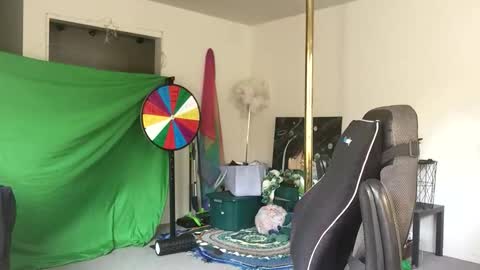 BustyPrincessLeila online show from April 23, 3:13 pm