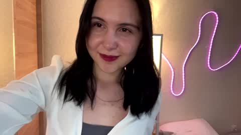 Emi online show from June 20, 4:46 pm