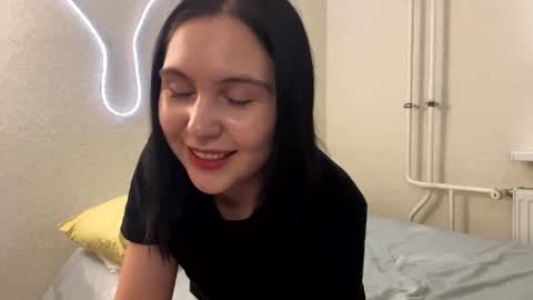 Emi online show from June 25, 4:23 pm