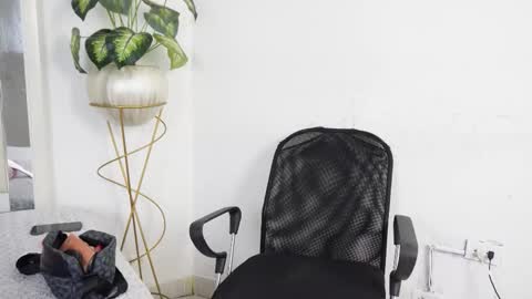   online show from September 19, 5:33 am