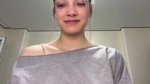 Caroline online show from June 27, 4:35 pm
