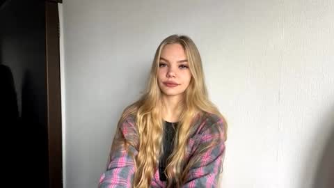 Amelia online show from November 3, 6:14 am