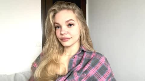 Amelia online show from November 25, 5:50 am