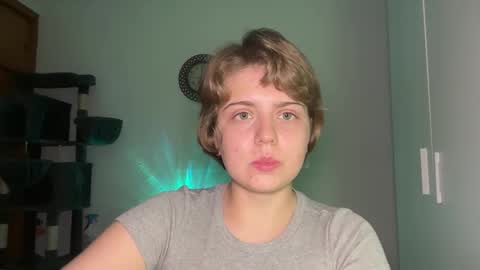 ari_crystal online show from March 3, 4:58 pm