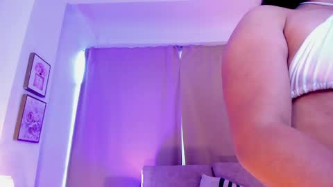 Ari online show from May 11, 2:35 pm