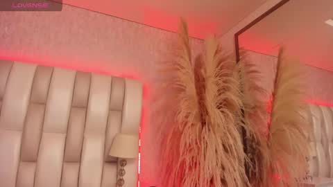 ari_lynn_ online show from May 2, 3:34 am