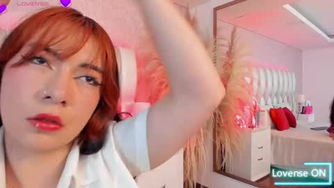 ari_lynn_ online show from April 22, 3:35 am