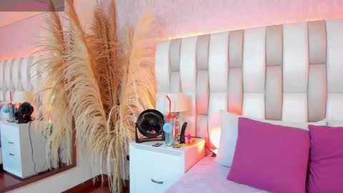 ari_lynn_ online show from January 13, 3:14 am