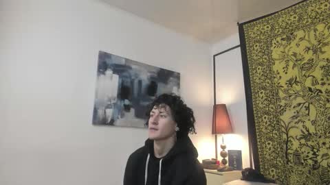 aria y orien  online show from November 20, 11:09 am