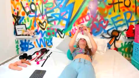 aria online show from February 26, 1:03 pm