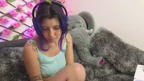 aria_silk online show from July 14, 6:24 pm