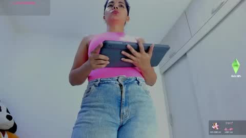 ariacoral online show from May 3, 1:17 pm