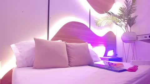 A R I A D N A online show from August 7, 3:27 am