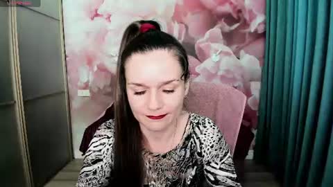 AriaGray online show from June 27, 4:57 pm