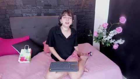      online show from March 8, 3:02 pm