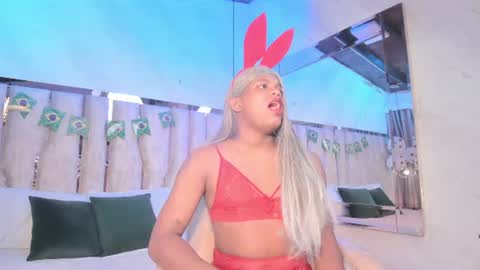 ariana_grande233 online show from June 26, 11:48 am