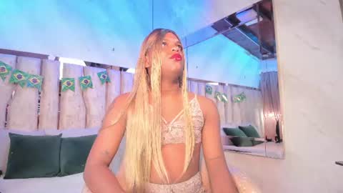 ariana_grande233 online show from July 10, 11:48 am