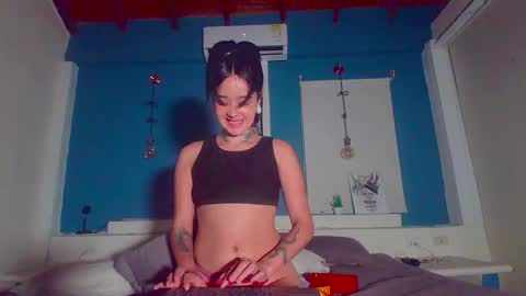 ariana_whitee online show from September 14, 12:46 am