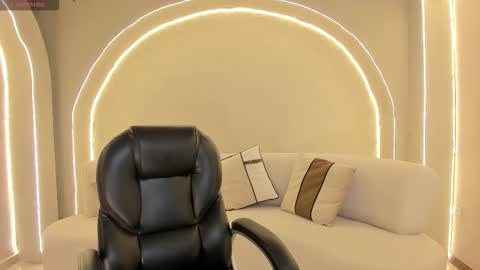 Ariana Dumont online show from January 13, 11:18 am