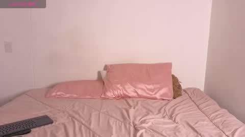 ariandbela__ online show from October 30, 6:58 am