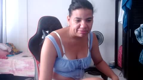 ariannaloovel online show from July 31, 4:41 pm