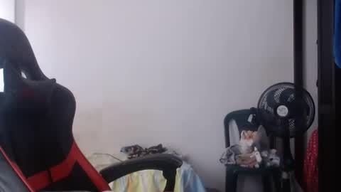 ariannaloovel online show from June 23, 5:19 pm
