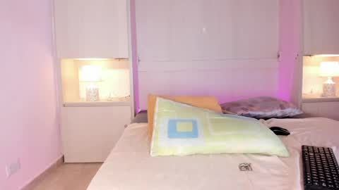 ariannavega_ online show from May 13, 4:05 pm