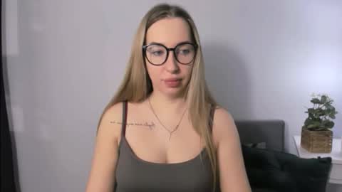 Aria online show from February 15, 7:21 am