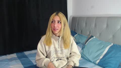 Snapshot of aribunnie chatting on January 27, 8:07 am Ari Bunnie  online show from January 27, 8:07 am