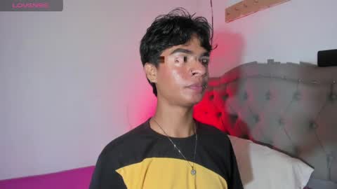 ariel_adan online show from May 6, 1:22 am
