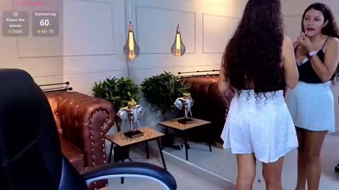 arielblossom____ online show from February 8, 11:57 am