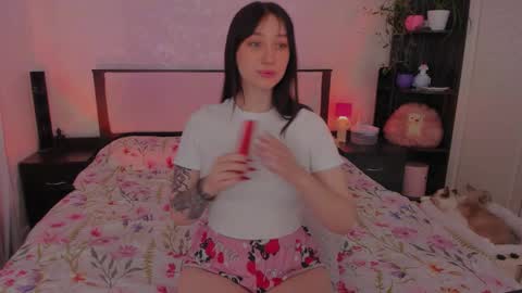 Ariella  online show from November 25, 7:01 pm