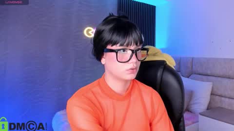 Ari  online show from March 8, 10:14 pm