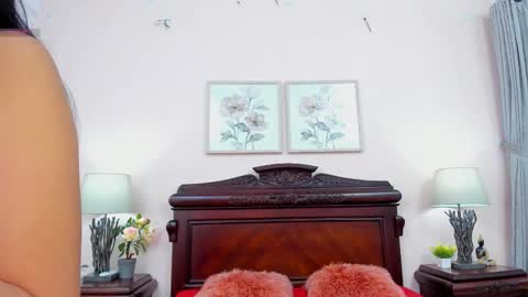 Ari  online show from November 16, 1:13 pm