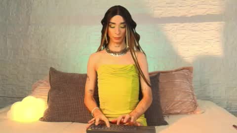   Nice to meet you  thumb up me please its important I  LOOK MY BIO DOWN online show from April 25, 5:42 am