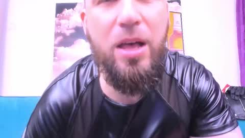 Snapshot of armandosteel chatting on February 17, 11:33 pm Armando online show from February 17, 11:33 pm