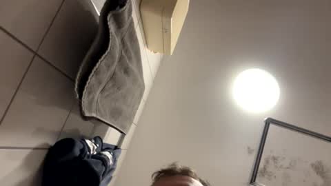 Snapshot of armyskater32 chatting on September 19, 9:29 pm armyskater32 online show from September 19, 9:29 pm