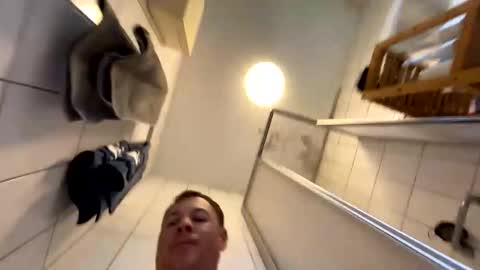 Snapshot of armyskater32 chatting on September 25, 12:23 pm armyskater32 online show from September 25, 12:23 pm