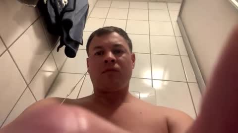 Snapshot of armyskater32 chatting on March 5, 9:59 pm armyskater32 online show from March 5, 9:59 pm