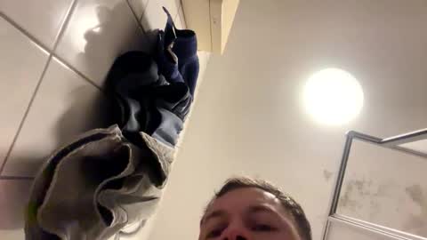 armyskater32 online show from November 5, 9:39 pm